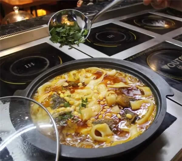 【熱賣菜】黃金魚頭配手工面筋