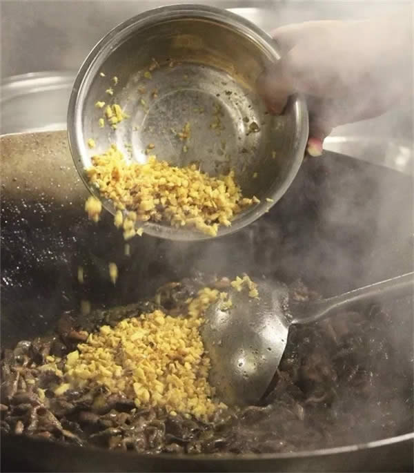 【創新菜】紅杏鱔段粉絲