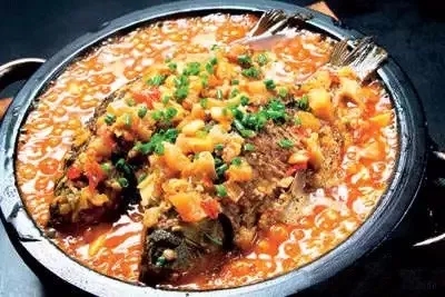 【招牌菜】石鍋鯽魚