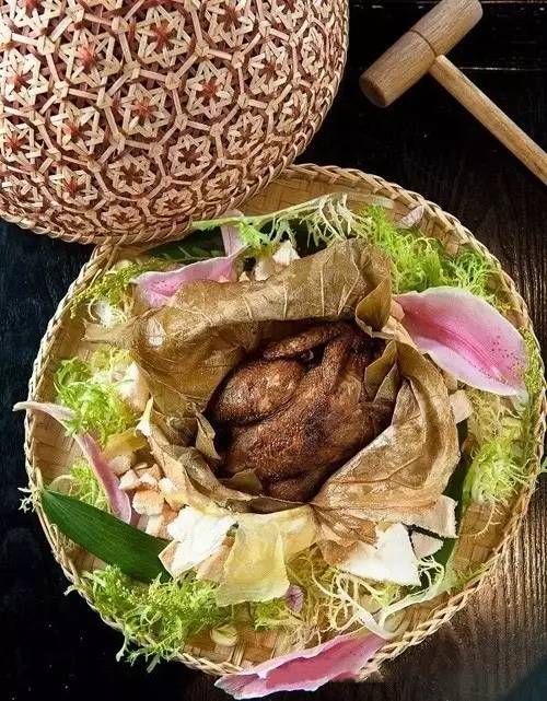 【粵菜】新派荷葉鹽焗雞