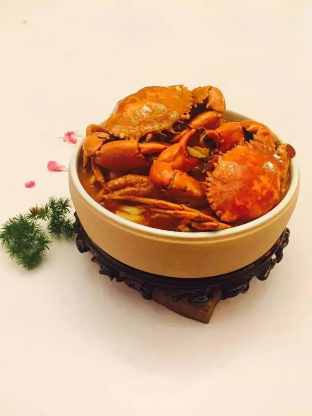 【融合菜】鳳爪肉蟹煲