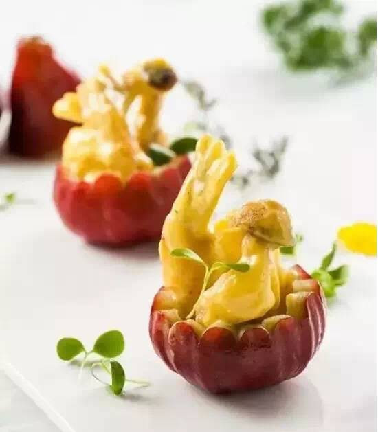 【創(chuàng)新粵菜】蓮霧蟹菇鳳尾蝦.jpg
