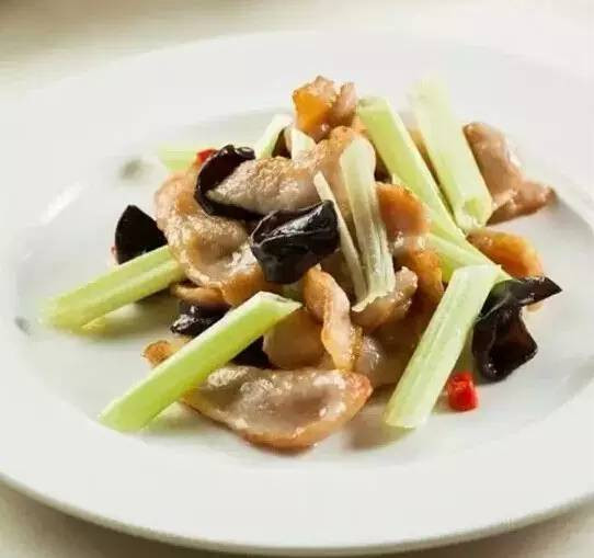 【創新粵菜】泰椒炒馬家溝芹菜爽肉.jpg