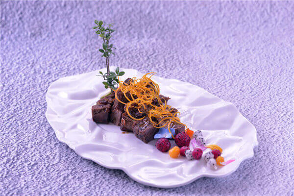 【創(chuàng)意涼菜】秘制醬香鹵牛腱.jpg