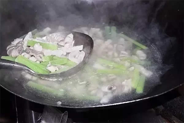 【鄉土菜】鮮椒脆腸