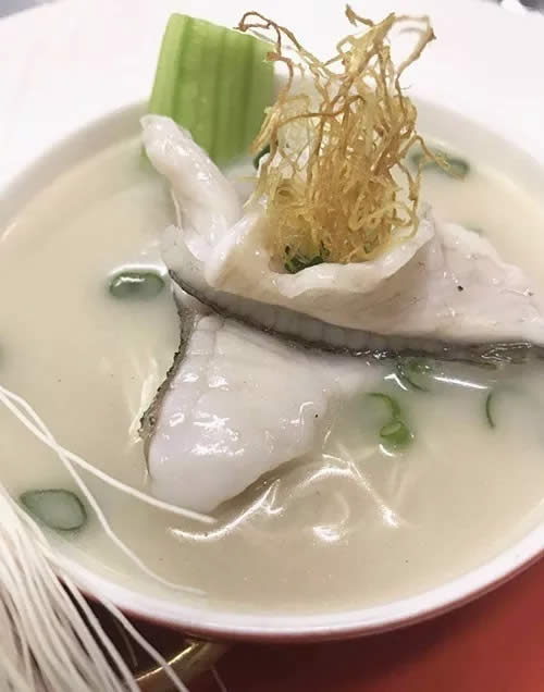 【粵菜】濃魚湯斑片小刀麺