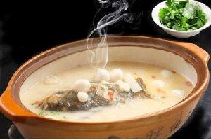 特色砂鍋魚頭