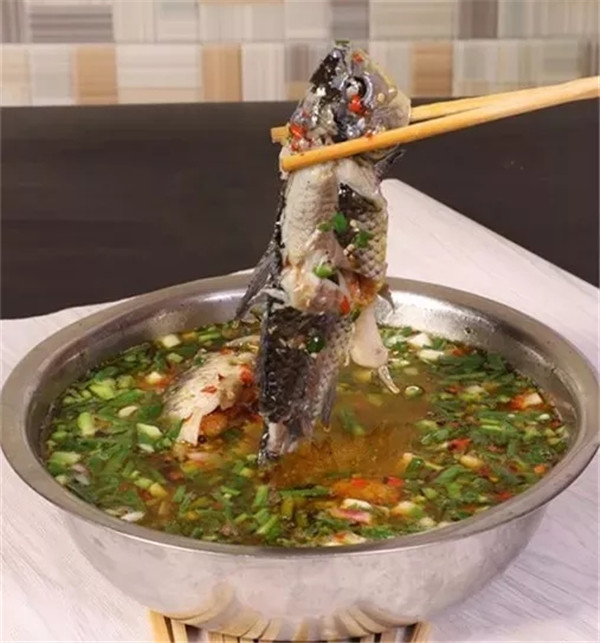 【熱賣菜】蔥蔥鯽魚