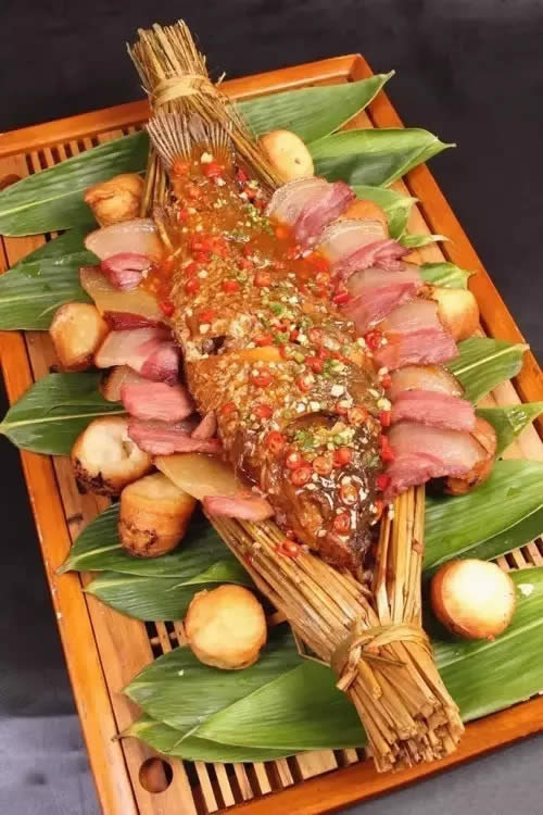 【創(chuàng)新菜】原生態(tài)茅古斯魚(yú)