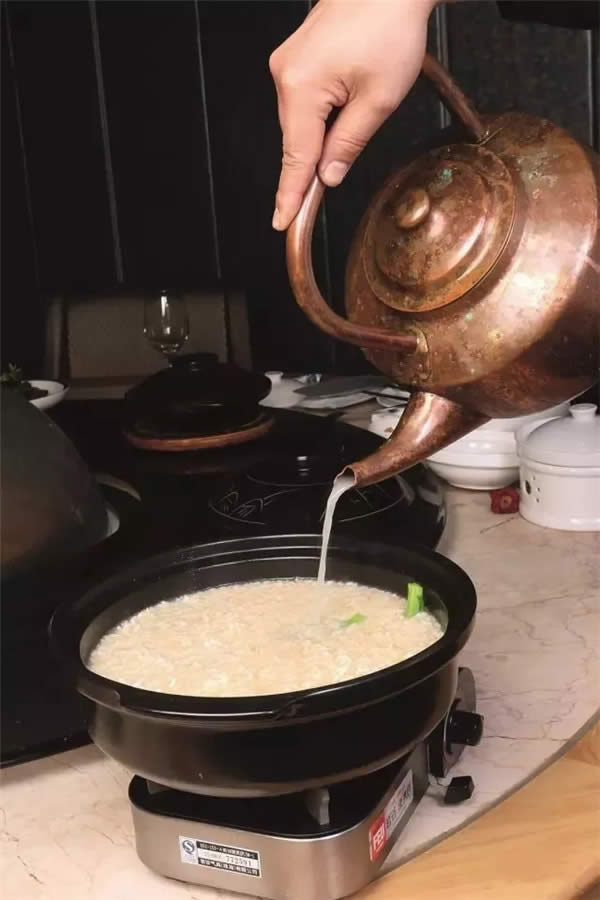 【熱賣菜】糯米海鮮泡飯