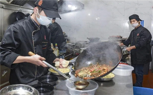 利好政策來了！國務院：“給這些餐廳減免3個月房租！”
