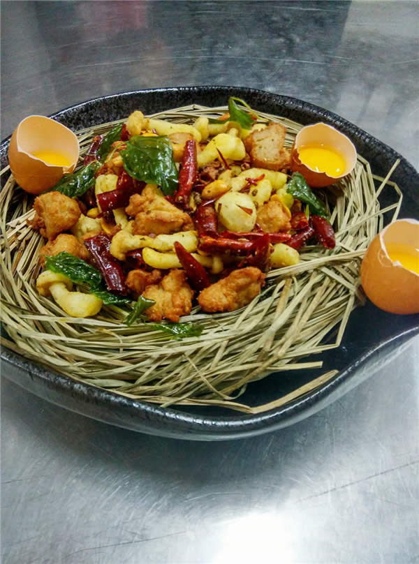 【熱賣菜】辣子雞佐芒果蛋黃