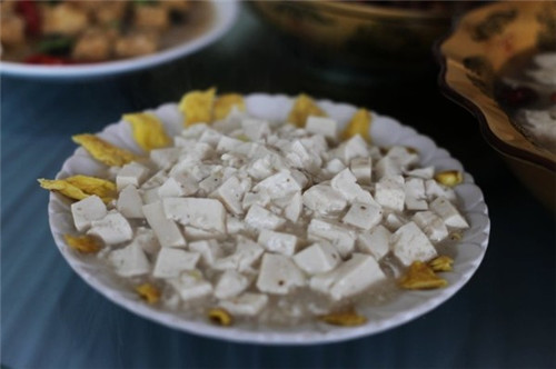 這種豆腐可以做出200+道菜，口味各異，實為四川一絕！