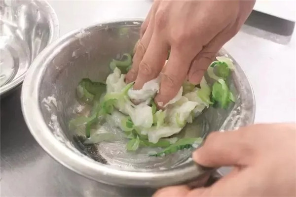 【創新粵菜】杏香小棠菜