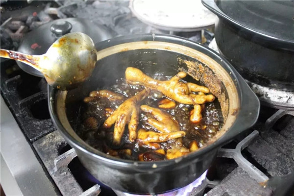【家常菜】秘汁煲淋鳳爪