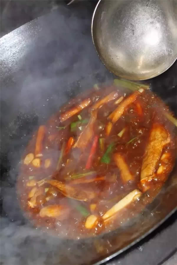【改良菜】生炒扒皮魚