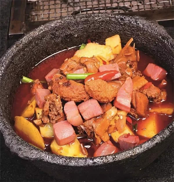 【熱賣菜】黃燜土雞