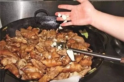 【熱賣菜】香芋豬手