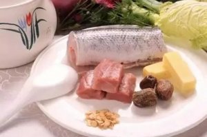 花旗參紅棗瘦肉排骨燉黑魚