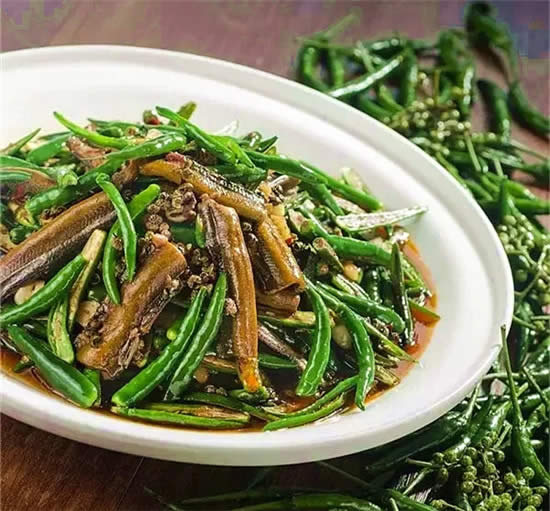 【家常菜】歪嘴土黃鱔