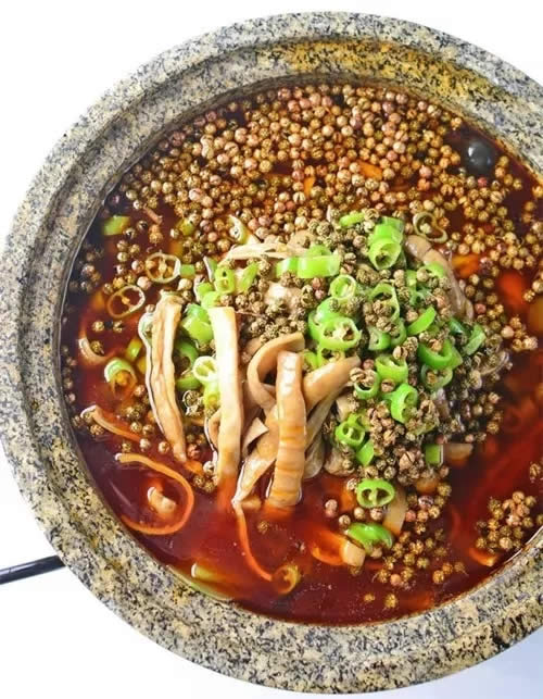 【酒樓菜】石鍋花椒肥腸