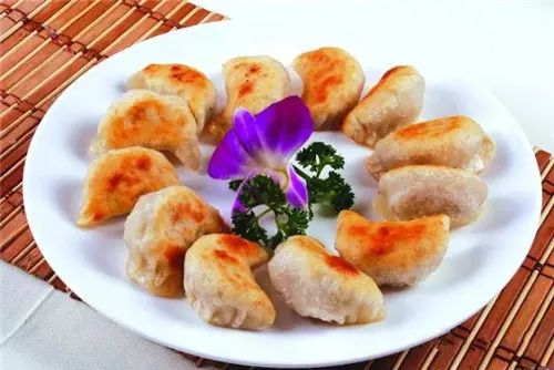 【川菜】雞汁鍋貼