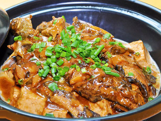 黃骨魚燜豆腐的做法