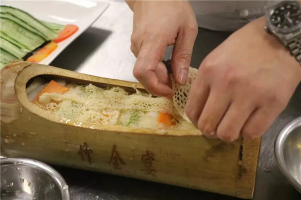 【創(chuàng)新菜】蜀南竹飲珍菌寶