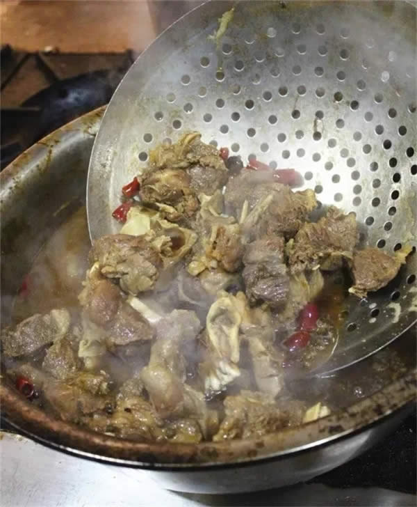 【旺銷菜】辣鹵龍門大骨