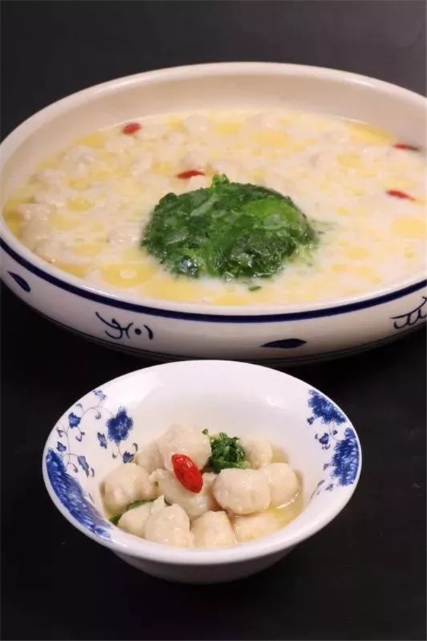【家常菜】金湯漂魚丸