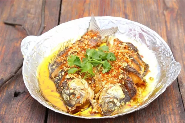 【湘菜】平鍋大鯽魚
