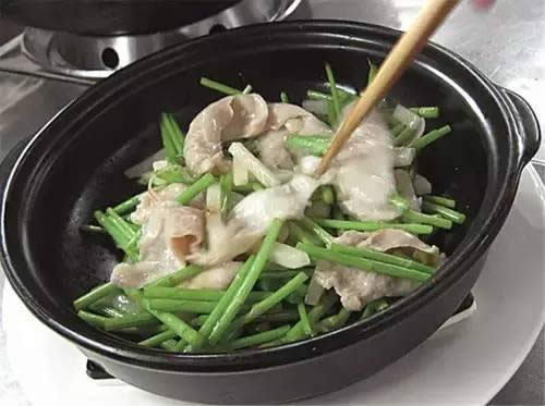 【創(chuàng)新菜】蘆蒿生啫肚尖