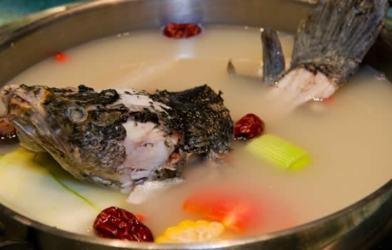 【靚湯】美味鮮香祛濕鯽魚湯.jpg