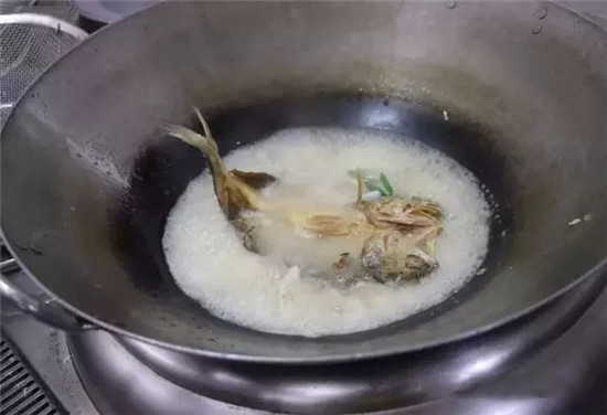 【創新粵菜】普寧豆醬煮黃魚