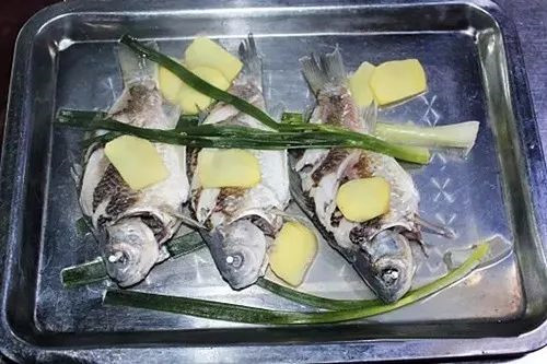 【農家菜】涼粉鯽魚