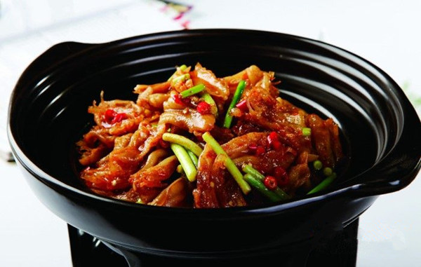 【湘菜】黃牛肉燒鴨掌.jpg