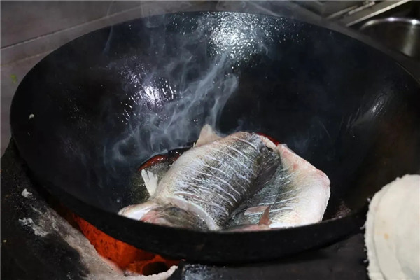 【家常菜】醬醋鱸魚