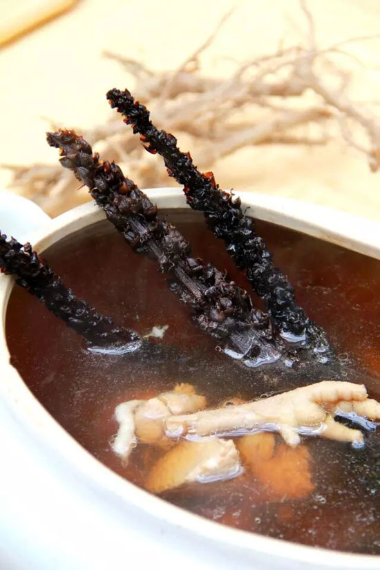 不老草燉雞湯的做法