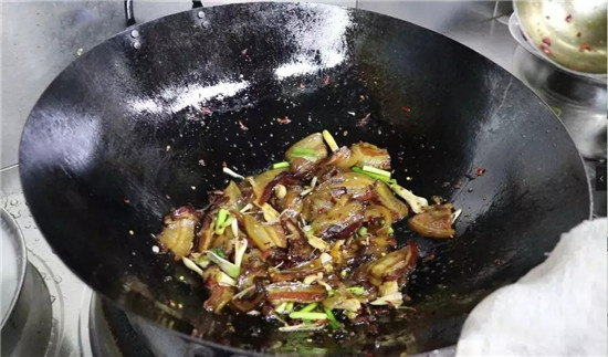 【招牌菜】大蒜炒臘肉