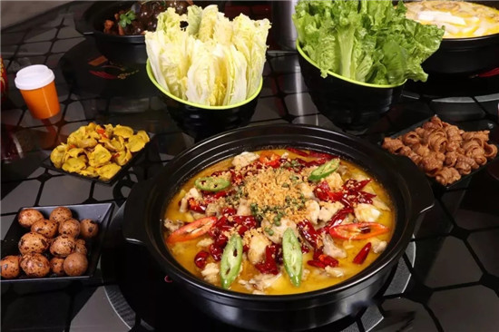 【熱賣(mài)菜】雞情無(wú)限酸湯雞煲