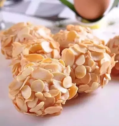 【酒樓菜】杏片鵝肝醬蝦球