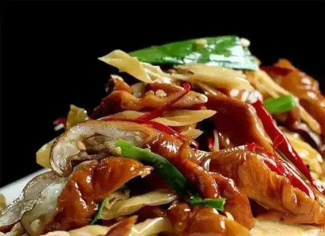【農(nóng)家菜】白椒炒臘肥腸