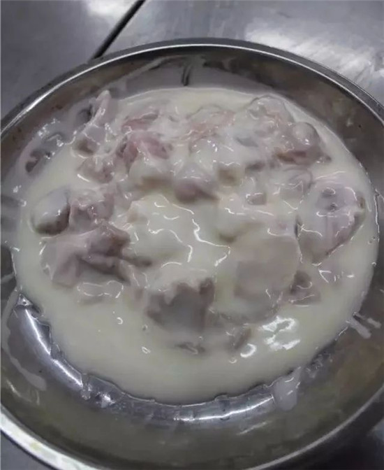 【創新粵菜】士多啤梨汁焗肉排