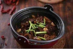 深鍋牛肉