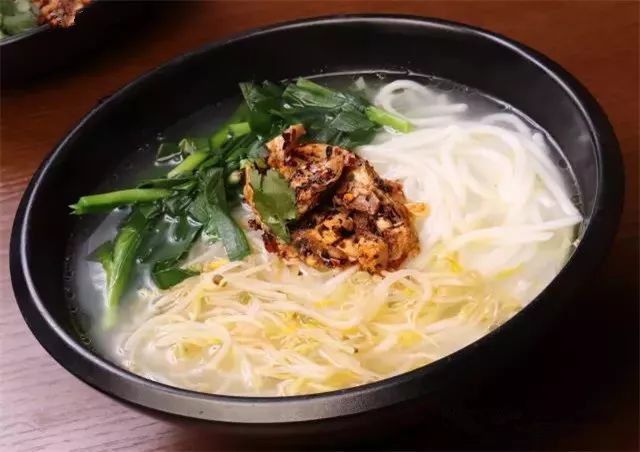 【特色面食】文山麻辣雞米線
