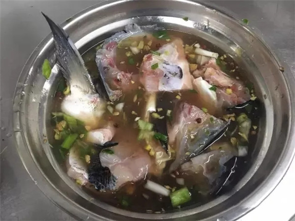 【熱賣菜】黃金魚頭配手工面筋