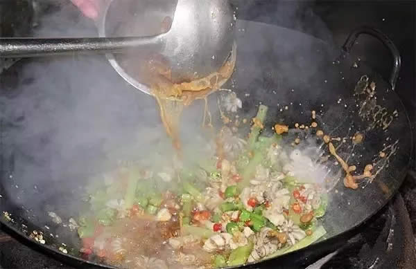 【鄉土菜】鮮椒脆腸