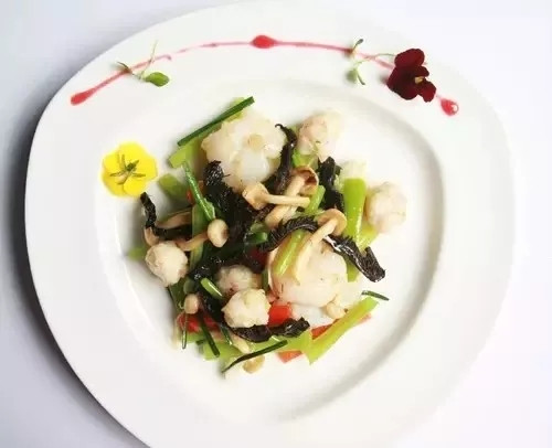 【創(chuàng)新菜】虎掌菌小炒皇