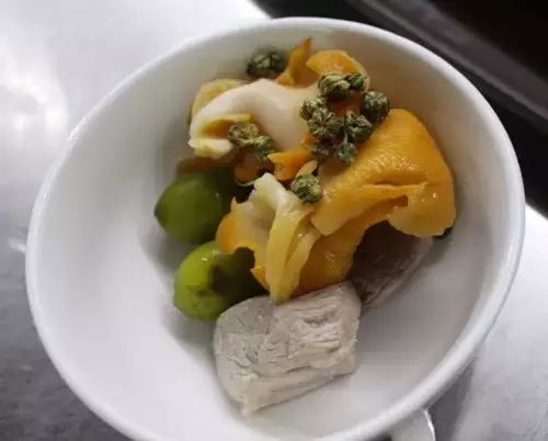 【巧手粵菜】菊花青欖燉螺頭（圖解）