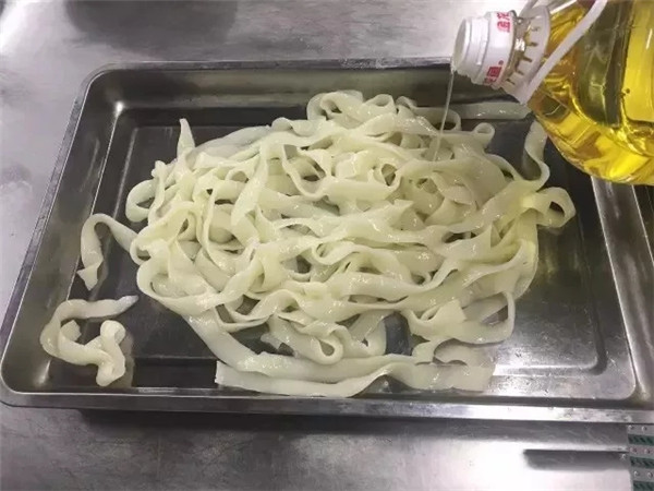 【熱賣菜】黃金魚頭配手工面筋